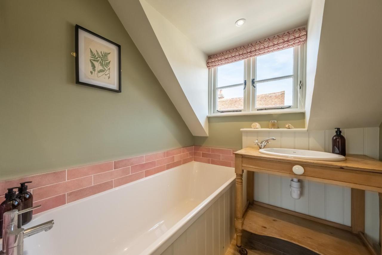 Heavenly 16Th Century Cottage In Pretty Rural Village - Swan'S Nest Boxford  Extérieur photo