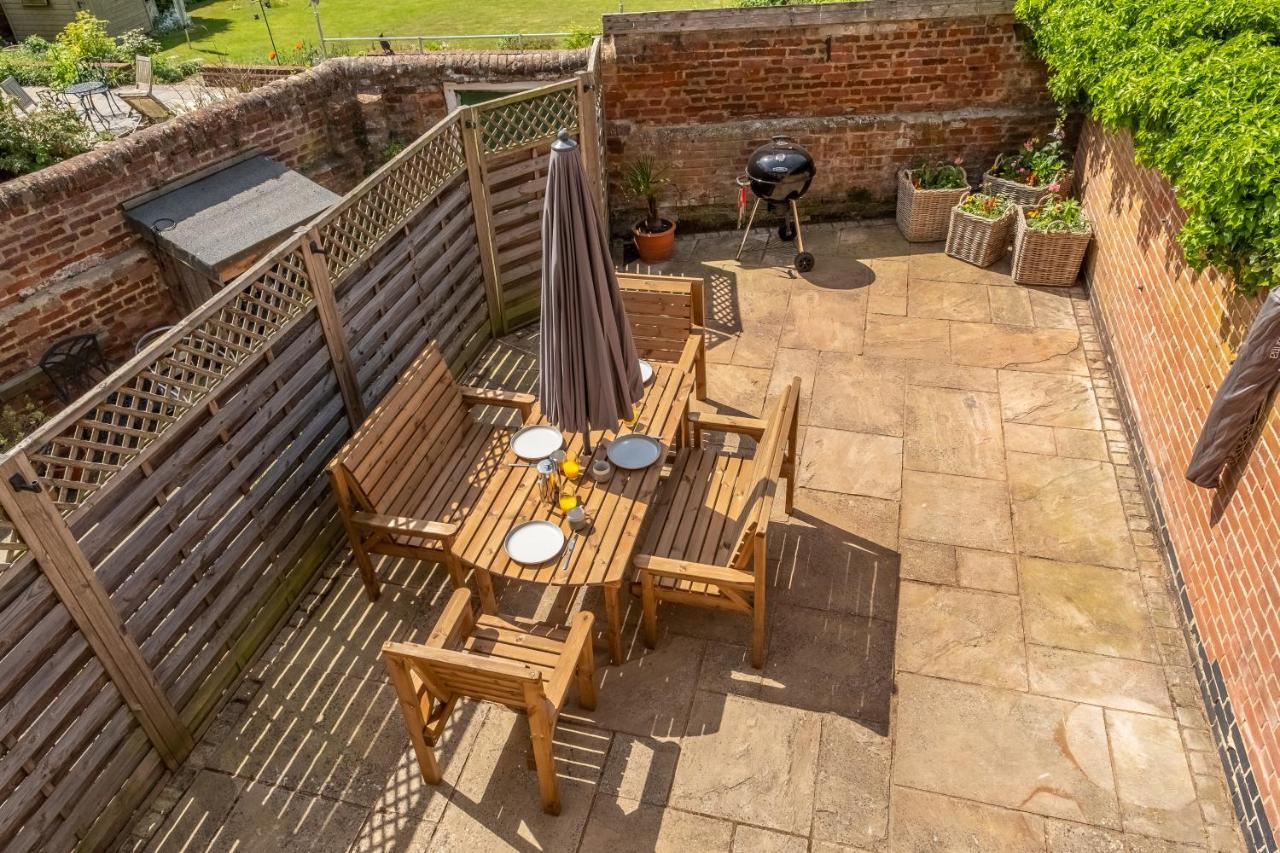 Heavenly 16Th Century Cottage In Pretty Rural Village - Swan'S Nest Boxford  Extérieur photo