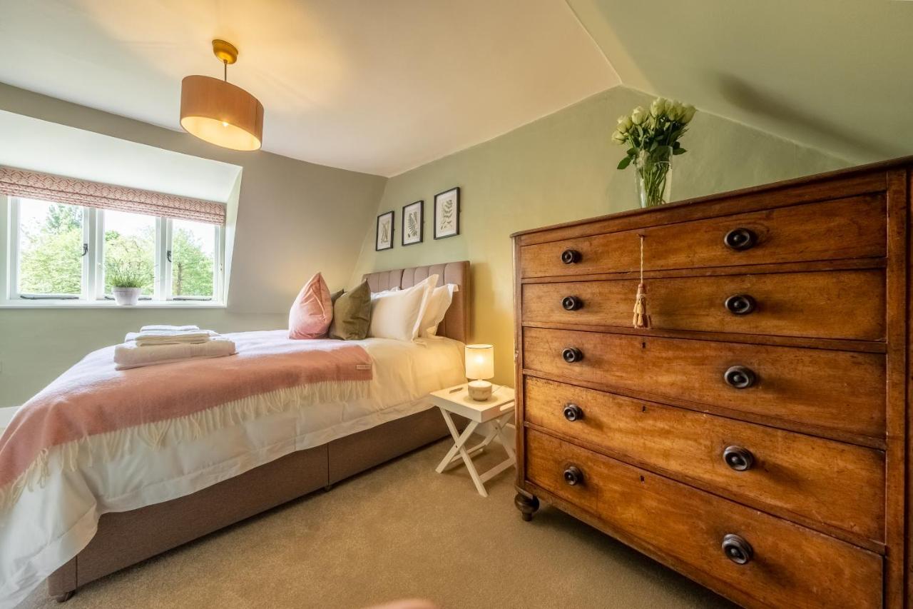 Heavenly 16Th Century Cottage In Pretty Rural Village - Swan'S Nest Boxford  Extérieur photo