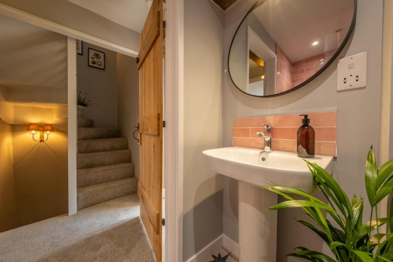 Heavenly 16Th Century Cottage In Pretty Rural Village - Swan'S Nest Boxford  Extérieur photo