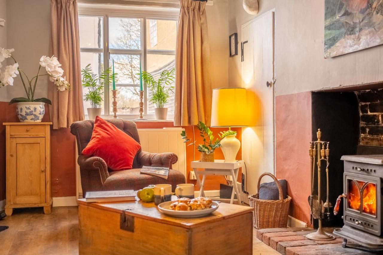 Heavenly 16Th Century Cottage In Pretty Rural Village - Swan'S Nest Boxford  Extérieur photo